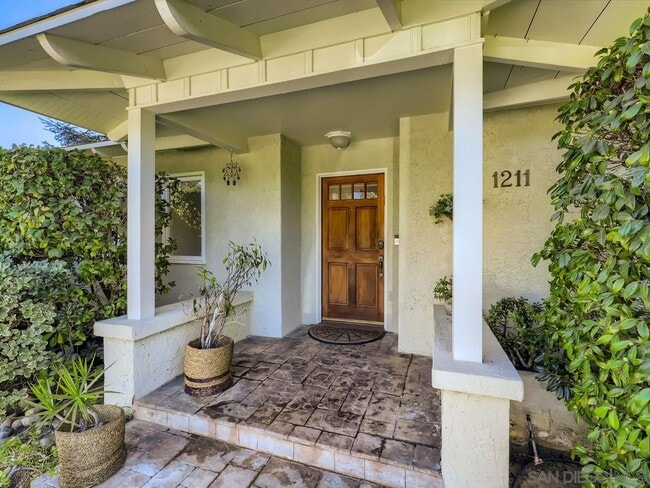 Building Photo - 1211 W Muirlands Dr