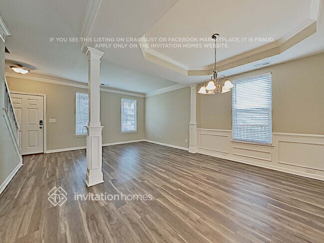 Building Photo - 6005 Centerview Dr