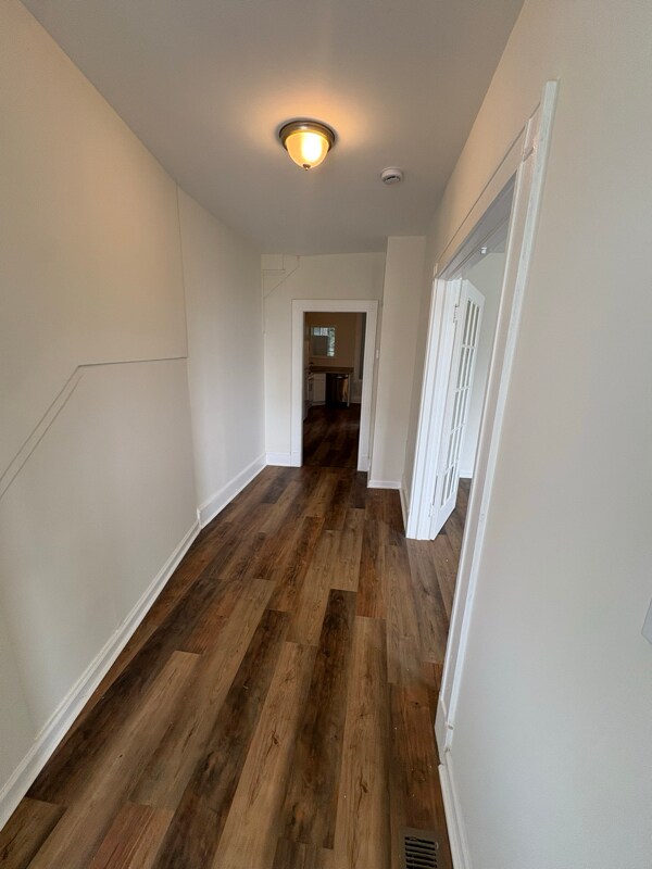 Foto del edificio - 406 E Cold Spring Ln