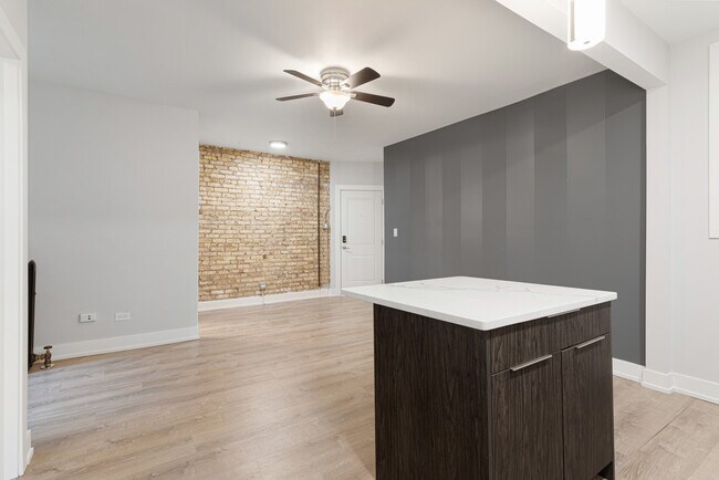 Building Photo - 1653 W Jonquil Terrace