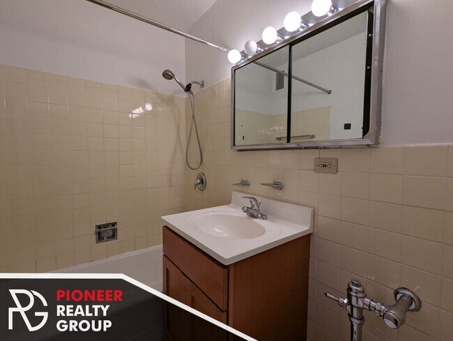 Foto del edificio - 5650 N Sheridan Rd