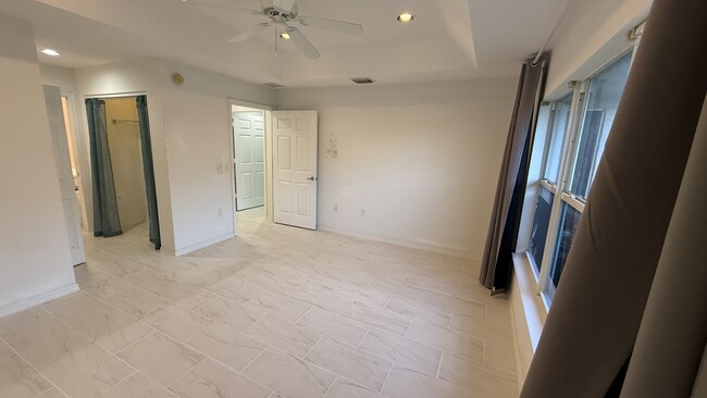 Foto del edificio - 1802 Blue Heron Ln