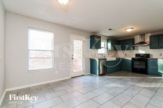 Building Photo - 613 Pipkin Dr