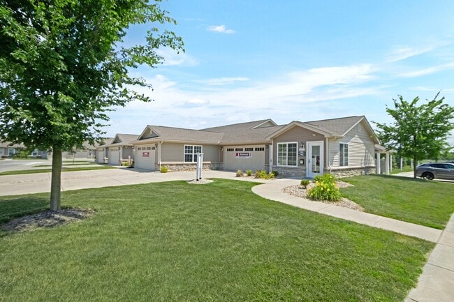 Building Photo - Redwood Plainfield