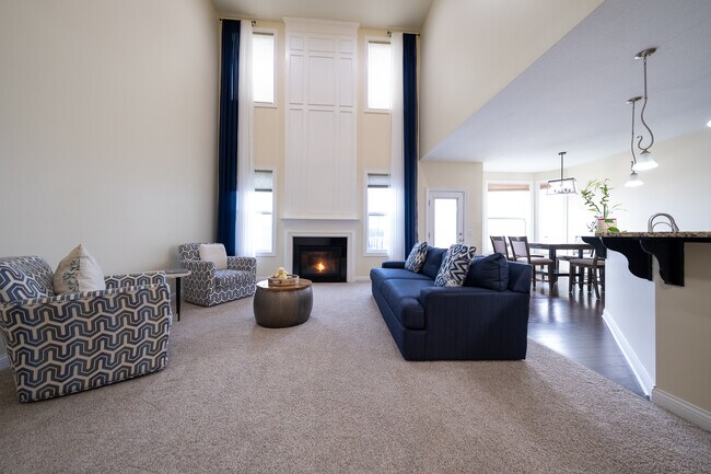 Foto del edificio - 5075 Jewel Ln N