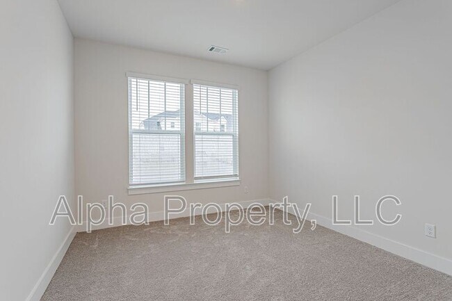 Building Photo - 1554 Shallons Ct