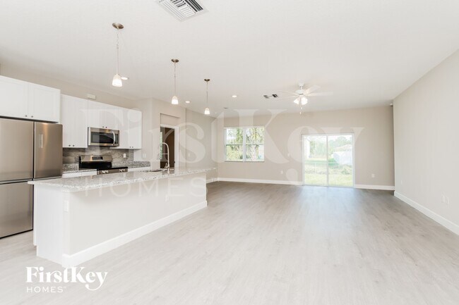 Foto del edificio - 755 Darby Ave SW