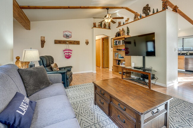 Foto del edificio - 2634 Pinter Ave