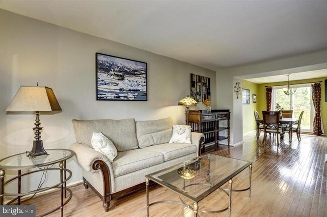 Building Photo - 827 Ivy League Ln