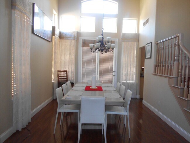 Foto del edificio - 8317 Opal Cove Dr