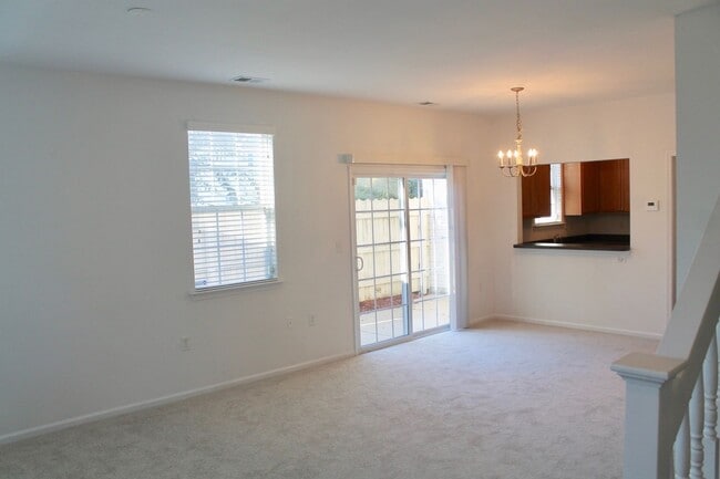 Foto del edificio - 1431 Titchfield Dr.