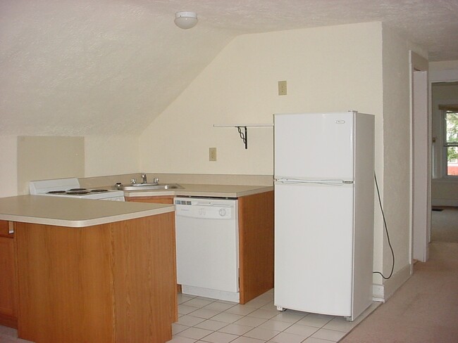 Building Photo - 217 Bosley St