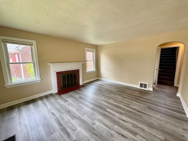 Building Photo - 3021 Windsor Pl SW