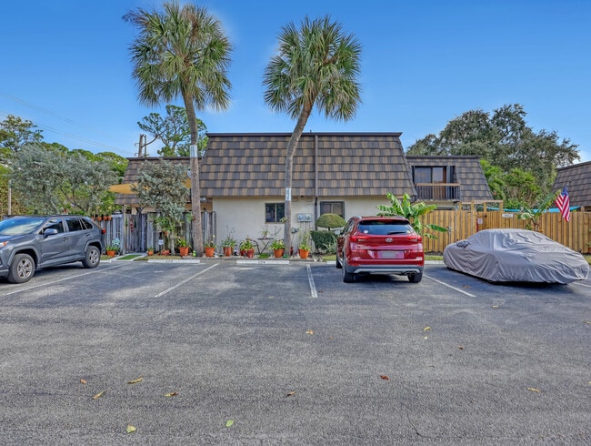 Building Photo - 4095 Palm Bay Cir