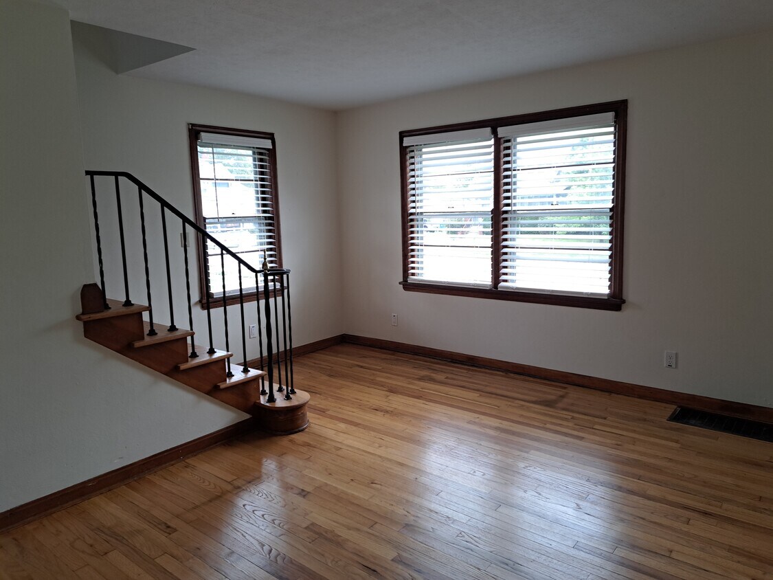 Foto principal - 1103 W 5th St
