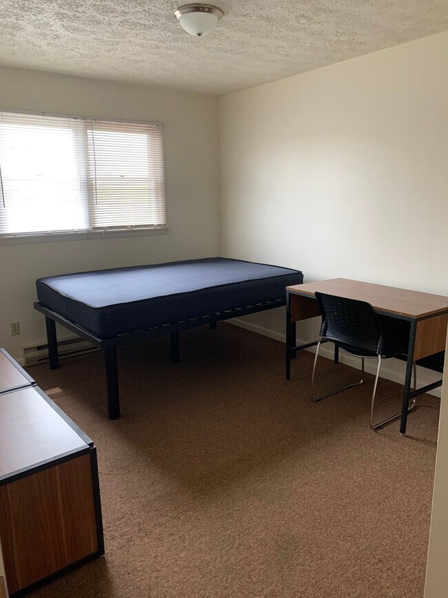 Foto del edificio - Spacious 2 bedroom 1 bath