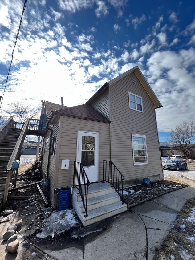 Primary Photo - 1229 1st Ave N