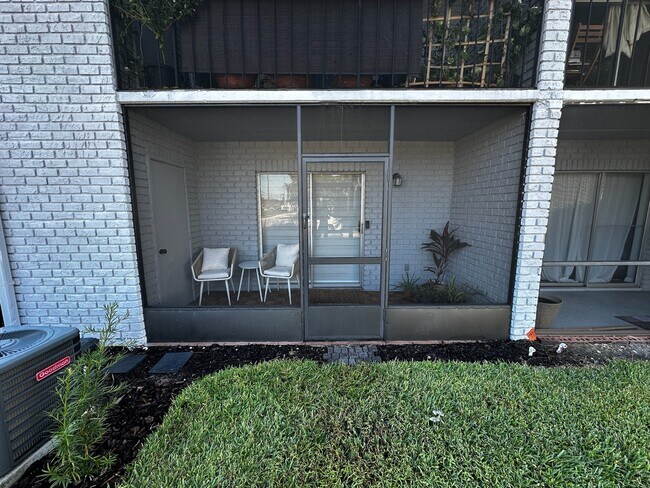 Foto del edificio - 2200 Howell Branch Rd