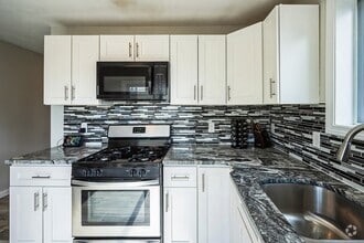 Building Photo - 10 Clapp St