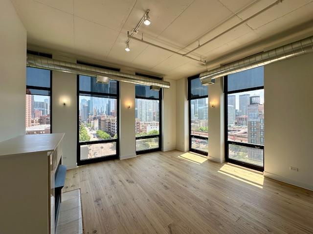 Foto del edificio - 740 W Fulton St