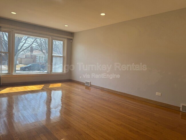 Foto del edificio - 2810 W 83rd St