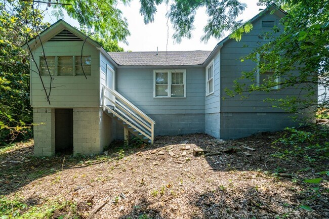 Building Photo - 600 23rd Ave E