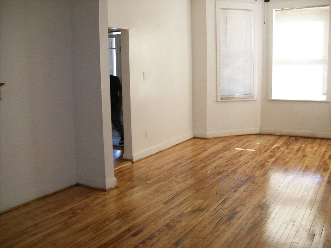 Primary Photo - 1420 S Central Park Ave