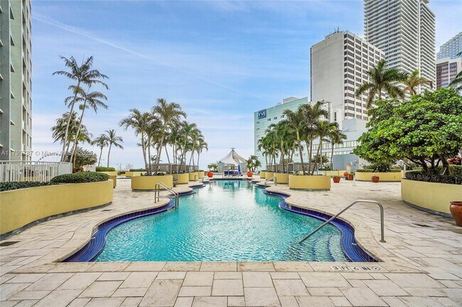 Foto del edificio - 253 NE 2nd St