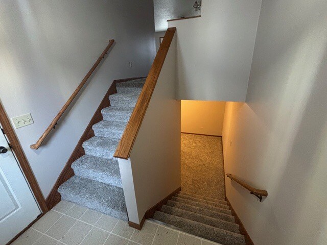 Foto del edificio - 127 Rosewood Ln S