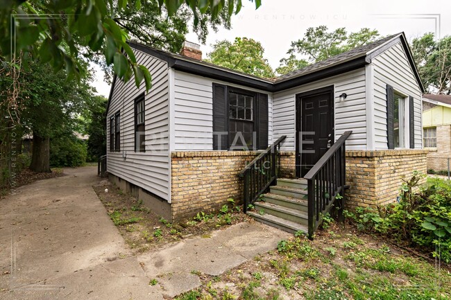 Building Photo - Adorable 3 Bedroom 1 Bathroom in Mobile!