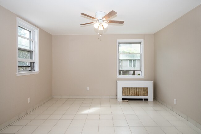 Building Photo - 102 Woodland Ave