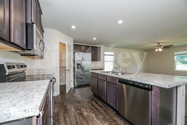 Building Photo - 3523 Sunfish Dr