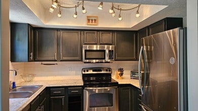 Building Photo - 5305 Berrywood Dr