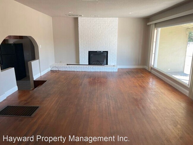 Building Photo - 3 br, 2 bath House - 24894 2nd St.