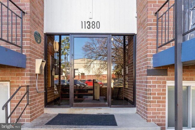 Foto del edificio - 11380 Cherry Hill Rd