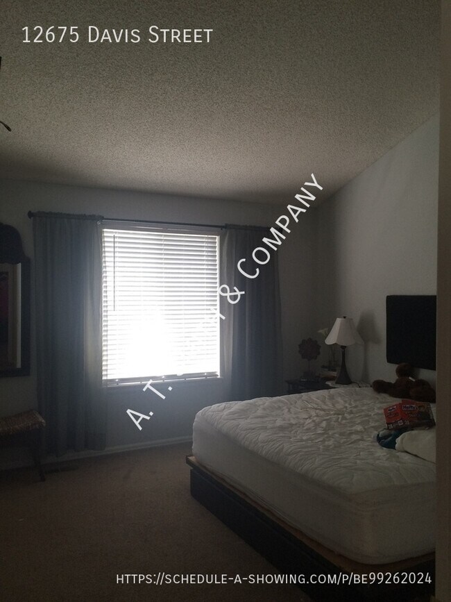 Foto del edificio - 12675 Davis St