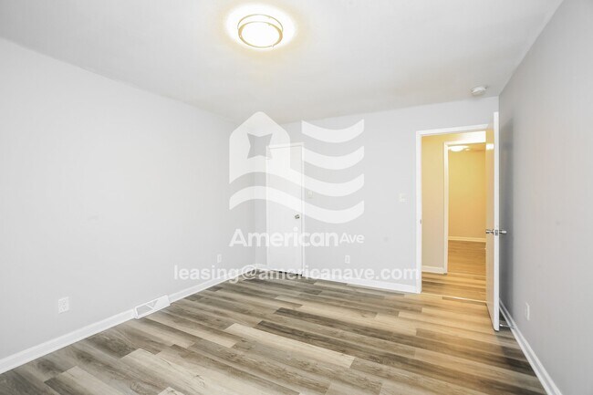 Foto del edificio - 3354 N Chester Ave