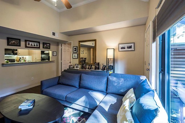 Foto del edificio - 6601 Sands Point Dr