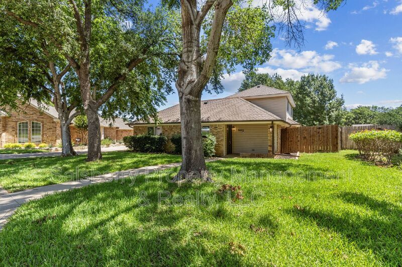 Primary Photo - 3620 Harwood Ct