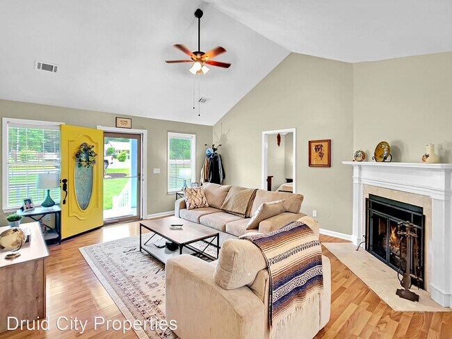 Building Photo - 3 br, 2 bath House - 15469 Stonehedge Clif...