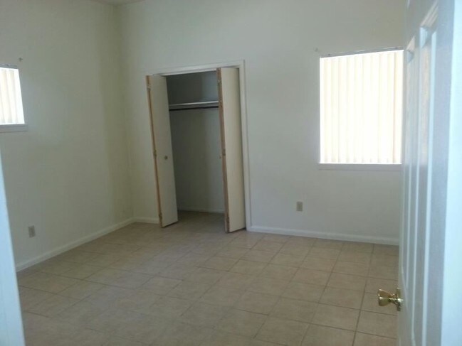 Foto del edificio - 702-702 E 3rd St