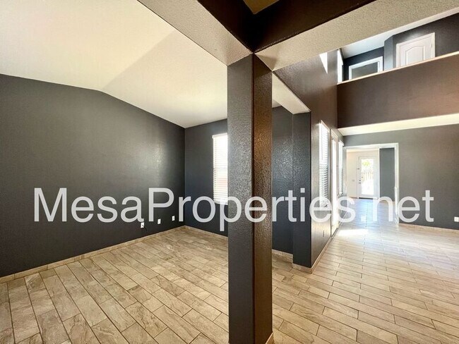 Foto del edificio - 11750 Tara Ln