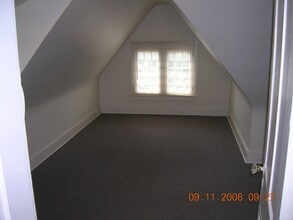 Building Photo - 323 N Hartley St