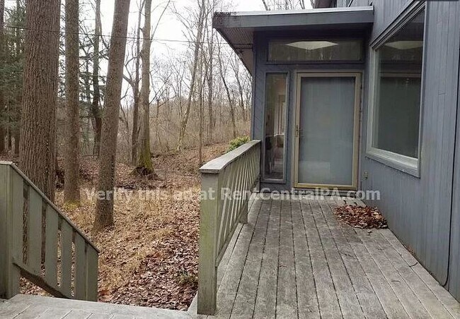 Foto del edificio - 333 Hidden Valley Ln