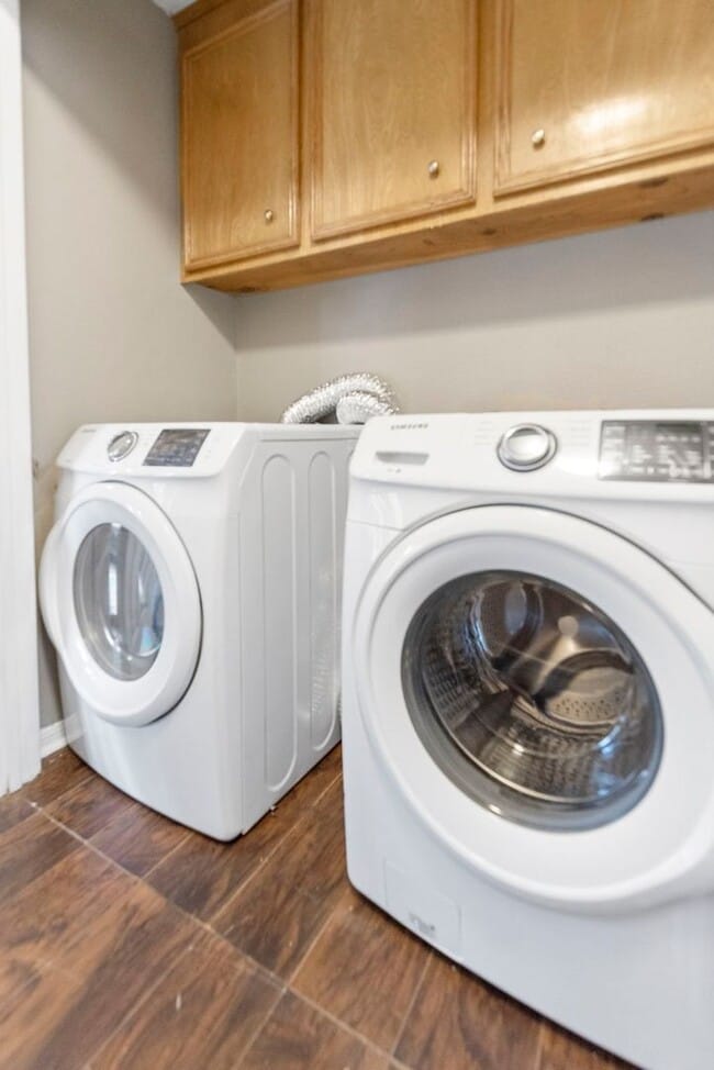 Building Photo - Beautiful just remodeled from top to botto...