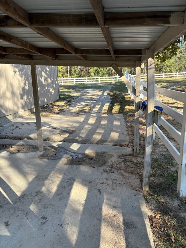 Driveway - 287 Gravel Pit Rd