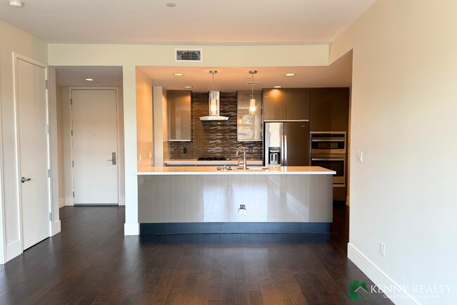 Foto del edificio - Spacious 2 Bedroom Condo in Prime Burlinga...