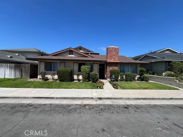 17031 Pinehurst Ln  
