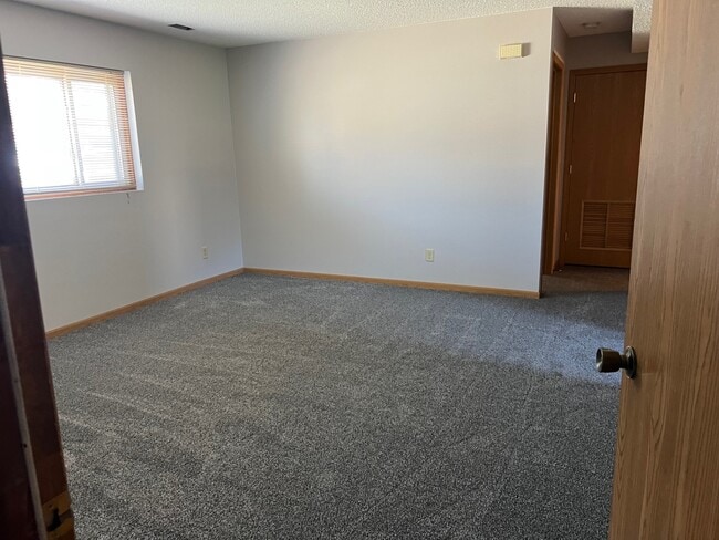 Foto del edificio - 2880 Eastbrook Dr