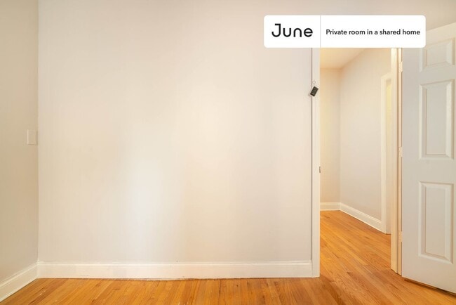 Building Photo - Room in Shared 2 bed/1 bath home